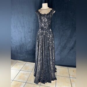 Chic Black Lace Maxi Dress